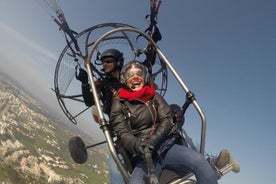 Vliegervaring over het strand in paragliding/paratrike in de Algarve met video.