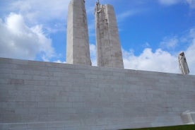 アラスまたはリールからのプライベートカナダWW1ビミー＆ソンム戦場ツアー