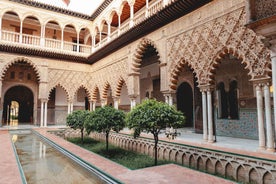 Seville: VIP Early Bird Guided Tour of The Alcazar