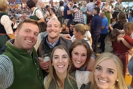 Geführtes Münchner Oktoberfest-Erlebnis mit Bier und Essen