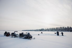 Ísveiði og vélsleðasafari samsetning í Lapplandi