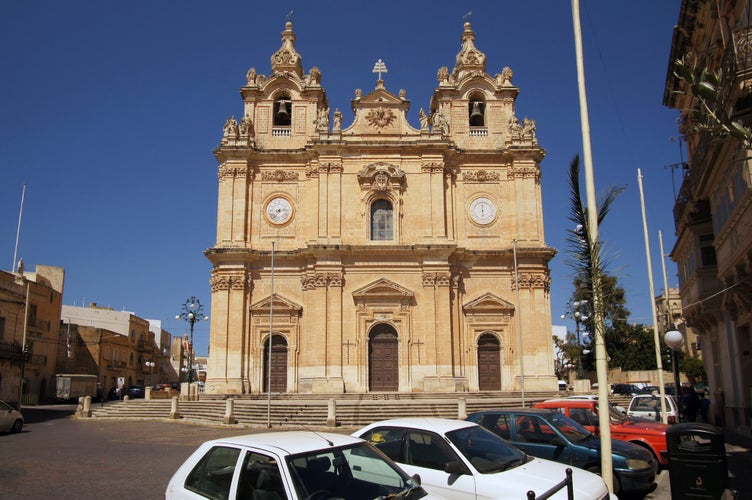 photo of view of Saint Helen Collegiate Basilica in Birkirkara (B'kara), Malta