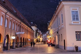 Excursão noturna para grupos pequenos em Brasov-CROWN com vinho