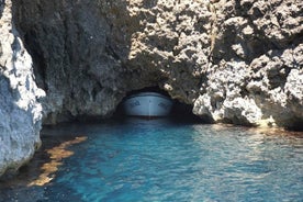 Excursión en lancha rápida a la cueva azul y la isla Vis desde Hvar