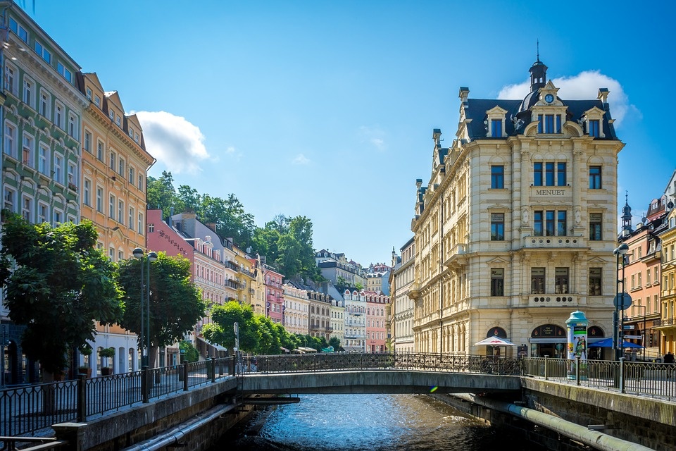 Photo of Karlovy Vary Czechia, by Leonhard Niederwimmer-city