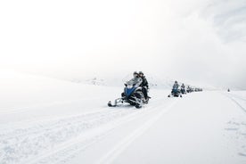 Snjósleðaævintýri á Langjökli frá Gullfossi