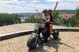 Prague: Panoramic Viewpoints Guided Electric Tricycle Tour