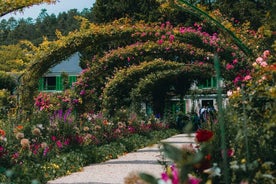 Giverny Gems: Exclusive Guided Walking Tour