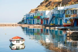 Crucero de un día compartido desde Milos a Kleftiko a través de Kalogries