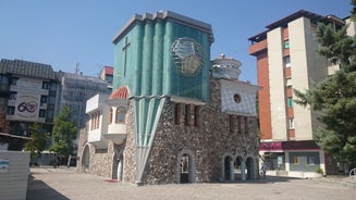 Panoramic view of Skopje town with Vodno hill in the background.