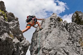 Excursión privada de un día con escalada deportiva