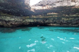 Aventura pelas cavernas de canoa mesmo à noite