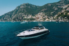 Tour privato dell'isola di Capri su Yacht Princess V55