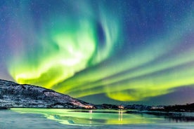 From Akureyri: Northern Lights Hunting Tour with Transfer