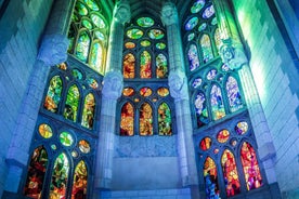 Barcelona: Sagrada Família Skip the Line Tour & Entry Ticket