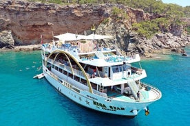 Mega Star Yacht Tour with Lunch, Foam Party & Transfer From Belek