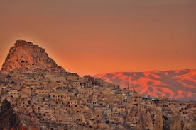 Tour rosso privato della Cappadocia con guida turistica di lingua portoghese