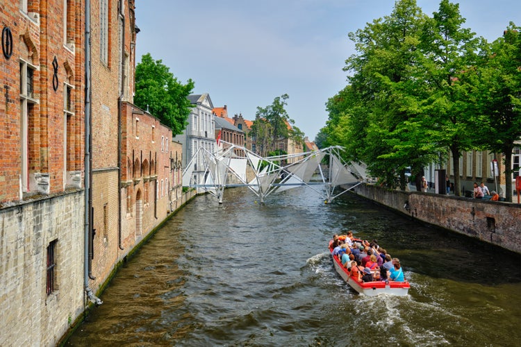 things to do in Bruges-canal cruise.jpg