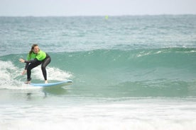 Lección privada de surf uno a uno en Newquay, para principiantes / surfistas novatos