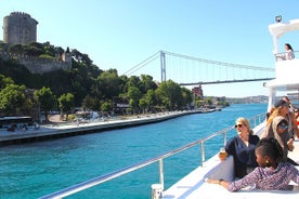 Bosporus-lunchcruise Mogelijkheid om in de zomer in de Zwarte Zee te zwemmen