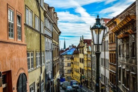 Transfer fra Karlovy Vary til Prag: Privat dagstur med 2 timer til sightseeing