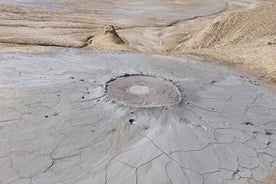 Excursión privada de un día a la mina de sal y los volcanes fangosos desde Bucarest