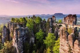 Visite en petit groupe à la journée au départ de Prague : la réserve naturelle du massif gréseux de l’Elbe comprenant le canyon de l’Elbe et le pont de grès de la Bastei