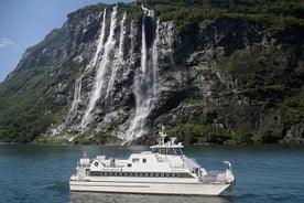 Geiranger Fjord Sightseeing (Roundtrip Tour from Hellesylt)