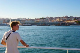 Lisbon: Tagus River Cruise with Welcome Drink