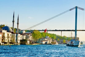 2 päivää. 1. Istanbul Luxury Bosporus Tour / 2. Ethical Shopping Tour Istanbulissa.