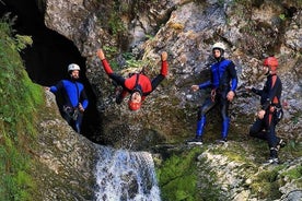 Bled e Bohinj Valley Canyoning Adventure com embarque no hotel