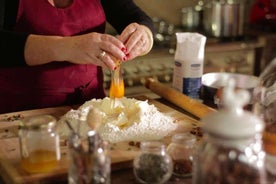 Lezione di cucina e pranzo a Montalcino con signora del posto