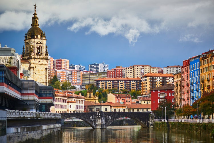 Nervion river with the tall buildings in Bilbao.jpg