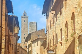 Transfer Siena - Pisa with stop in San Gimignano & Lunch