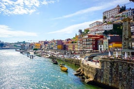 Porto-Stadtrundfahrt in kleiner Gruppe mit Mittagessen, Weinprobe und Kreuzfahrt