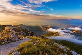 带执照指南的全日黑山心灵之旅