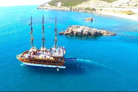 Alanya: Catamaran Boat Trip with Sunbathing and Swimming