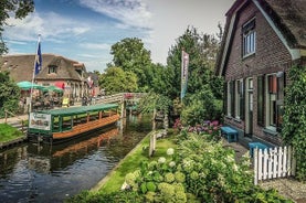 Giethoorn e Batavia Stad Fashion Outlet Tour privato da Amsterdam