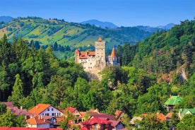 From Bucharest: Dracula Castle, Peles & Brasov Full-Day Trip