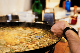 Valencia: cook your paella (with purchase at Russafa market)