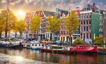 Amsterdam in April: Explore Canals, Tulips, and Culture