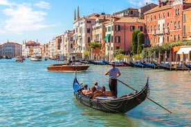 Vandringstur och förtrollande gondolresa i Venedig