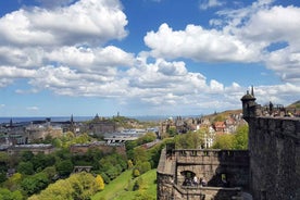 Edinburgh Castle: Guided Tour with Live Guide