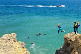 CLIFF JUMPINGツアー - アルブフェイラでコーステアリング