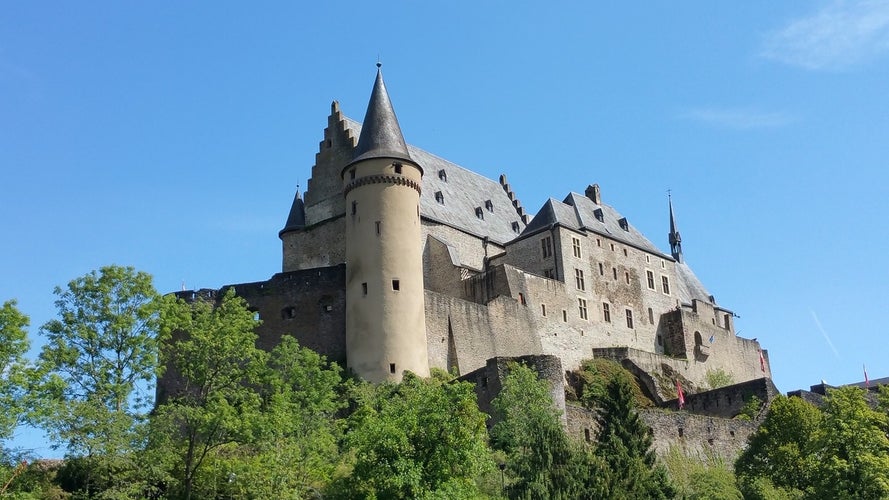 Vianden, Castle, Luxembourg.jpg