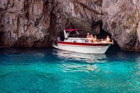 Excursão diurna de barco para grupos pequenos à Ilha de Capri saindo de Amalfi