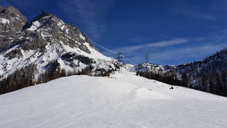 photo of an aerial view of the community of Biberwier in Tyrol in Austria.