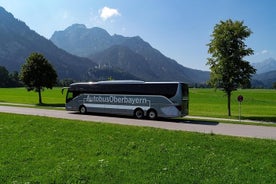 Excursion en autocar de luxe en petit groupe d'une journée à Neuschwanstein et au château de Linderhof au départ de Munich