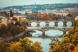 Privater Transfer von Berlin nach Prag, 2 Stunden für Besichtigungen