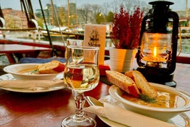 Oslo: horizonte en invierno con crucero con sopa de pescado